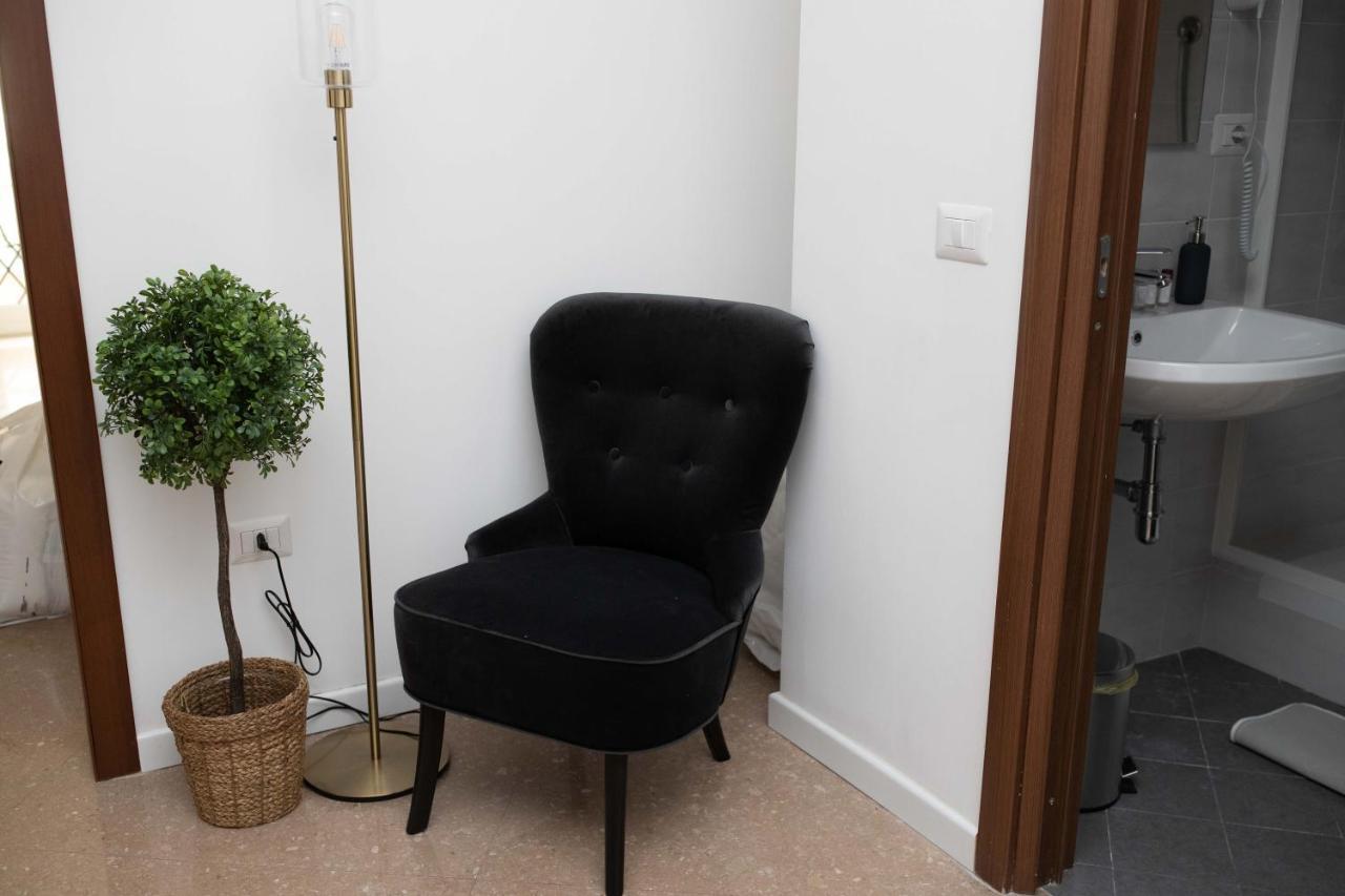 Municipiohouse-84 By Dimorra Apartment Napoli Bagian luar foto